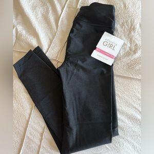 NWT Athleta girl
Chit chat black sheen leggings
